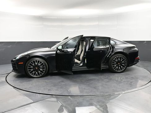 Certified 2025 Porsche Panamera 4 AWD/4WD image 35
