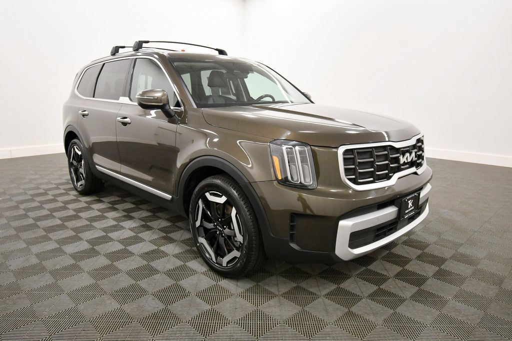 Certified 2025 Kia Telluride S AWD/4WD image 10
