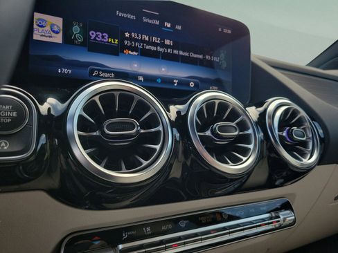 Certified 2025 Mercedes-Benz GLA 250 4MATIC image 29