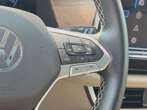 Used 2024 Volkswagen Atlas SE w/ Panoramic Sunroof Package AWD/4WD image 27