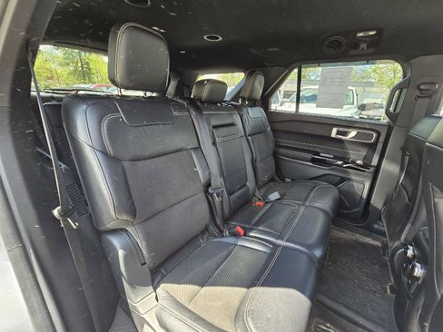 Used 2023 Ford Explorer ST image 18