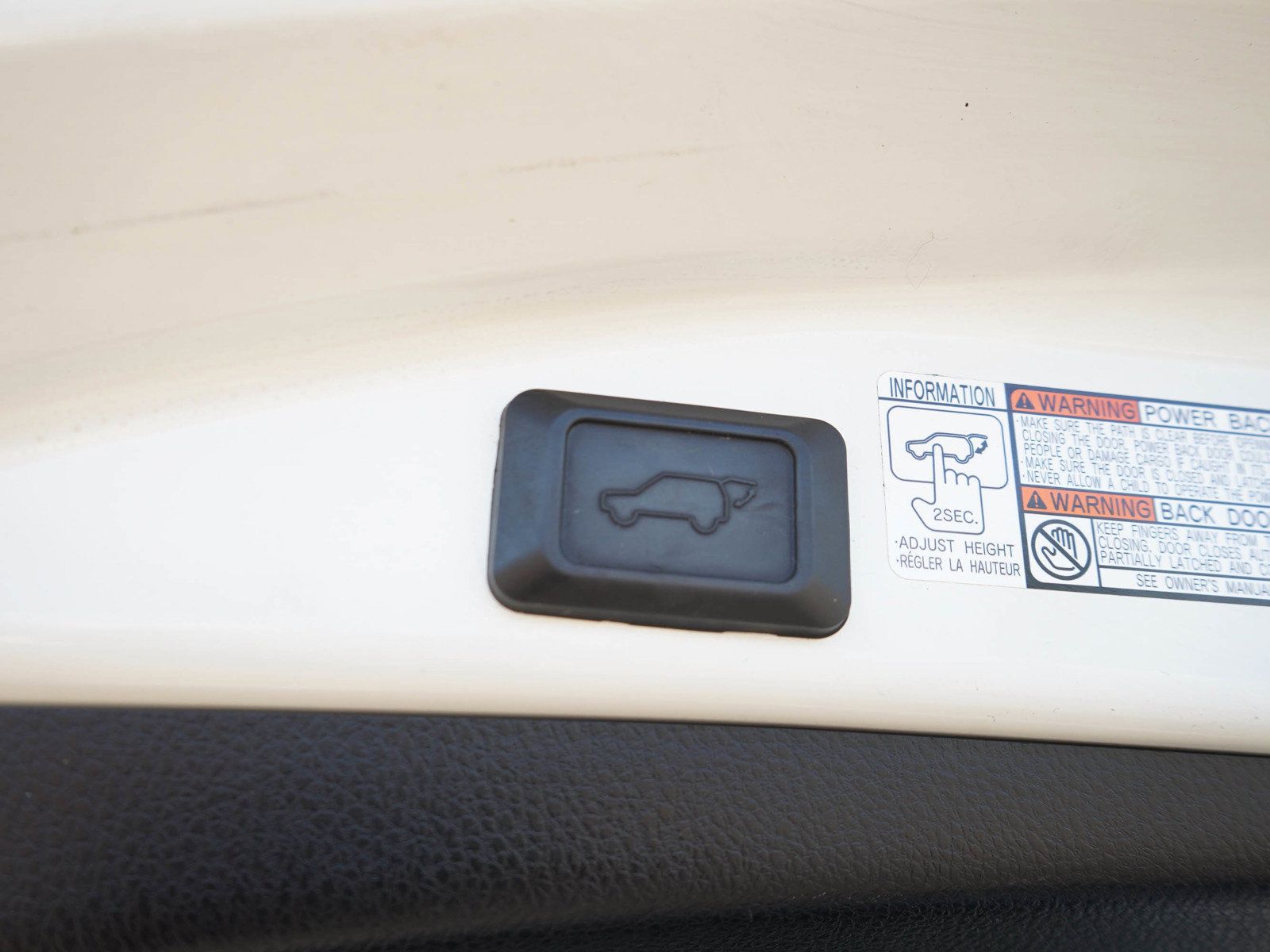 Used 2018 Toyota RAV4 Limited AWD/4WD image 14