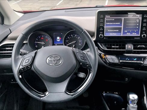 Used 2022 Toyota C-HR Limited image 8