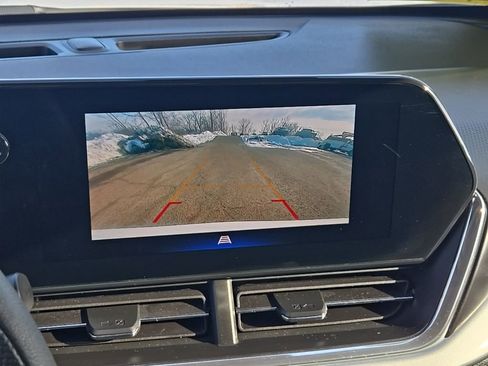 Used 2025 Chevrolet Trax LT image 25