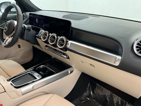 New 2026 Mercedes-Benz GLB 250 4MATIC image 24