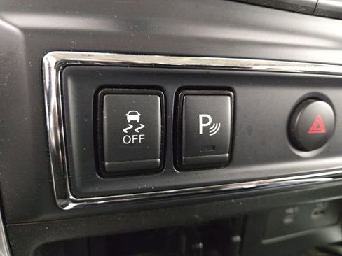 Used 2021 Nissan Titan SV w/ SV Convenience Package AWD/4WD image 29
