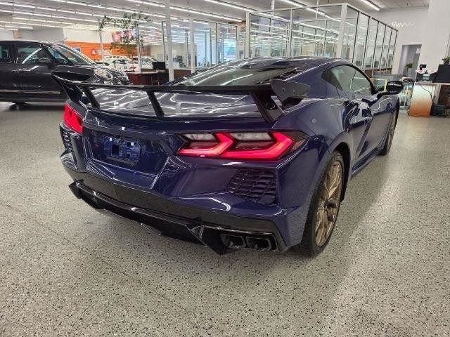 Used 2025 Chevrolet Corvette Stingray Preferred Cpe w/ Z51 Performance Package RWD image 5