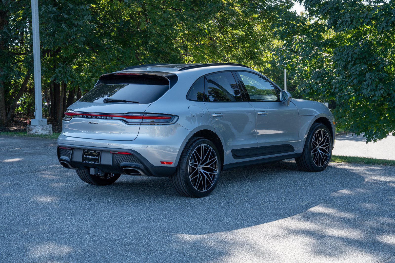Certified 2026 Porsche Macan AWD/4WD image 7