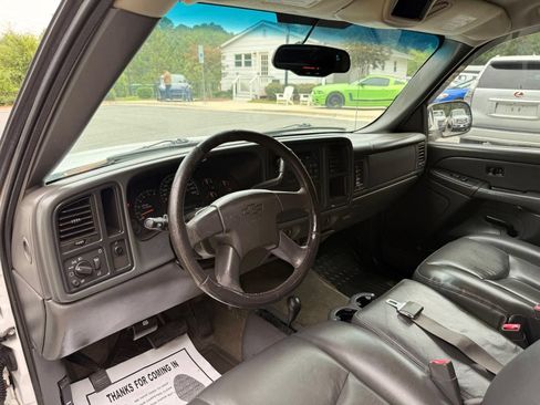 Used 2005 Chevrolet Silverado 1500 LS w/ Light Duty Power Package AWD/4WD image 16