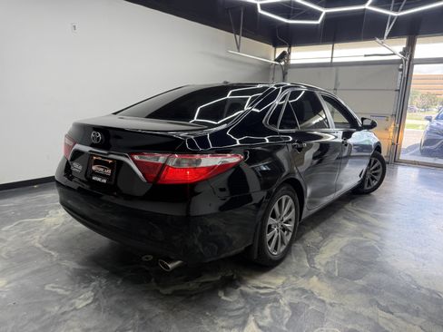 Used 2017 Toyota Camry XLE FWD image 4