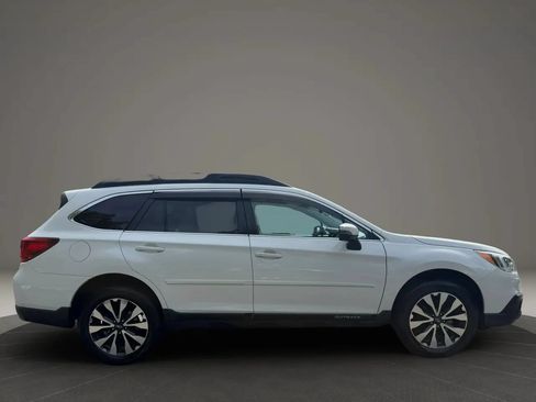 Used 2015 Subaru Outback 3.6R Limited AWD/4WD image 7