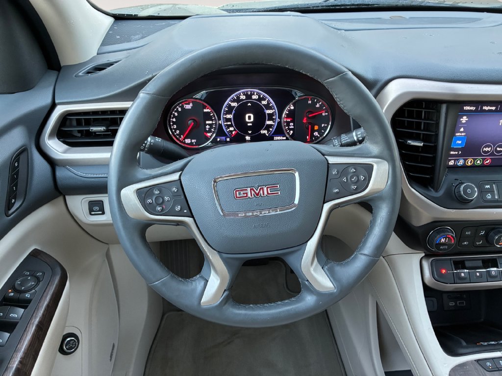 Used 2023 GMC Acadia Denali w/ Denali Technology Package FWD image 12