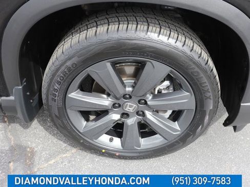 Used 2025 Honda Pilot Sport image 33