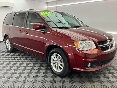 Used 2019 Dodge Grand Caravan SXT FWD image 3