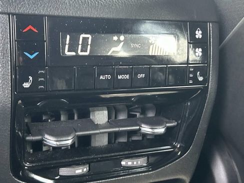 Used 2024 Jeep Grand Cherokee L Limited AWD/4WD image 21