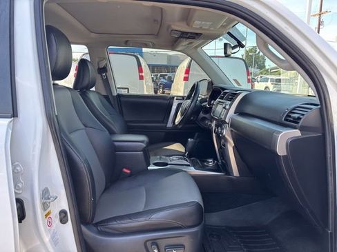 Used 2018 Toyota 4Runner SR5 Premium w/ Wilderness Package AWD/4WD image 14