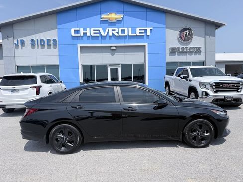 Used 2023 Hyundai Elantra SEL FWD image 8