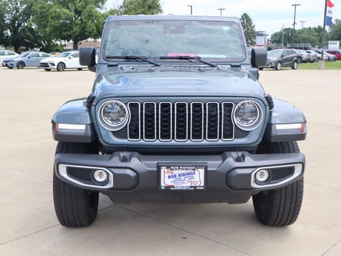Used 2025 Jeep Wrangler Unlimited Sahara w/ Safety Group AWD/4WD image 2