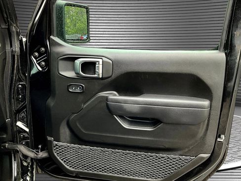 Used 2025 Jeep Wrangler Unlimited Sport AWD/4WD image 20