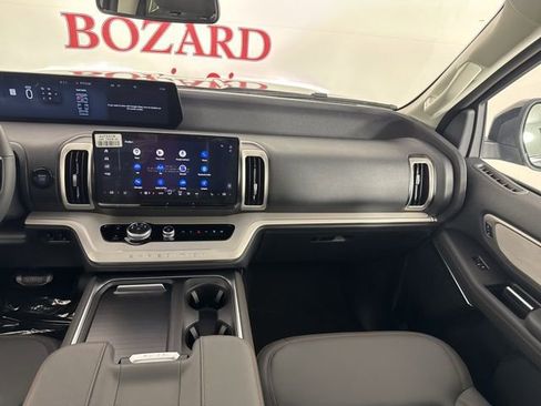 New 2025 Ford Expedition Max Active image 12