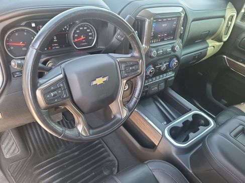 Used 2022 Chevrolet Silverado 2500 High Country w/ Technology Package AWD/4WD image 16