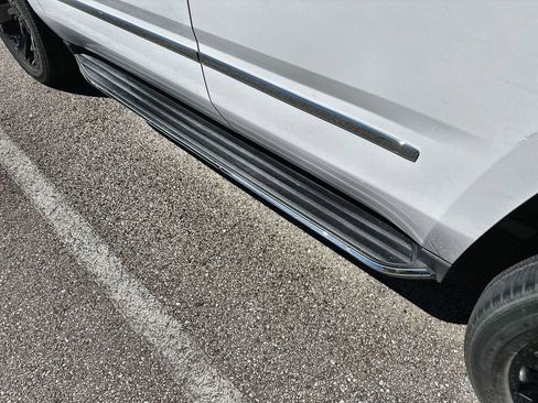 Used 2018 GMC Yukon Denali w/ Open Road Package AWD/4WD image 8