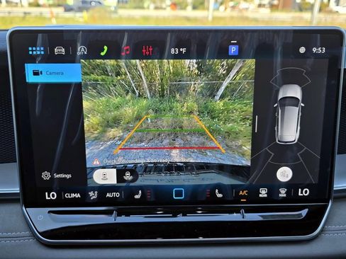 New 2026 Volkswagen Tiguan SE R-Line FWD image 15
