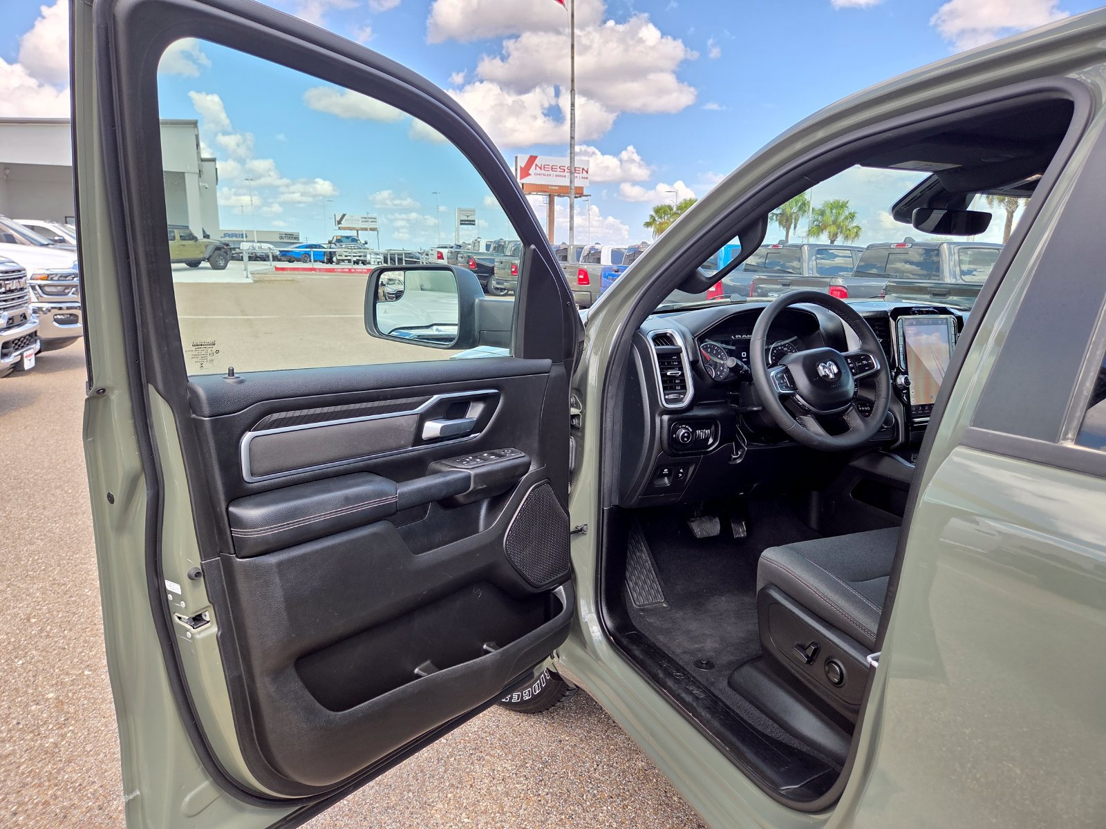 Used 2026 RAM 1500 Big Horn AWD/4WD image 14