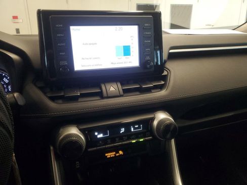 Used 2019 Toyota RAV4 LE image 24