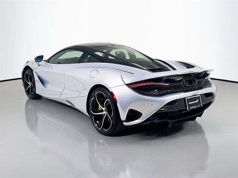 Used 2024 McLaren 750S image 5