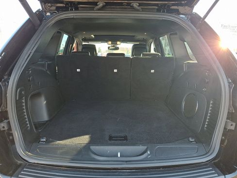 Used 2022 Jeep Grand Cherokee Laredo X image 29