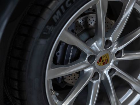 Used 2018 Porsche 718 Cayman RWD image 96