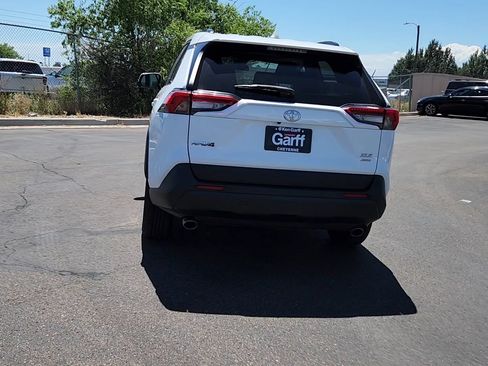 Used 2022 Toyota RAV4 XLE w/ Convenience Package AWD/4WD image 3