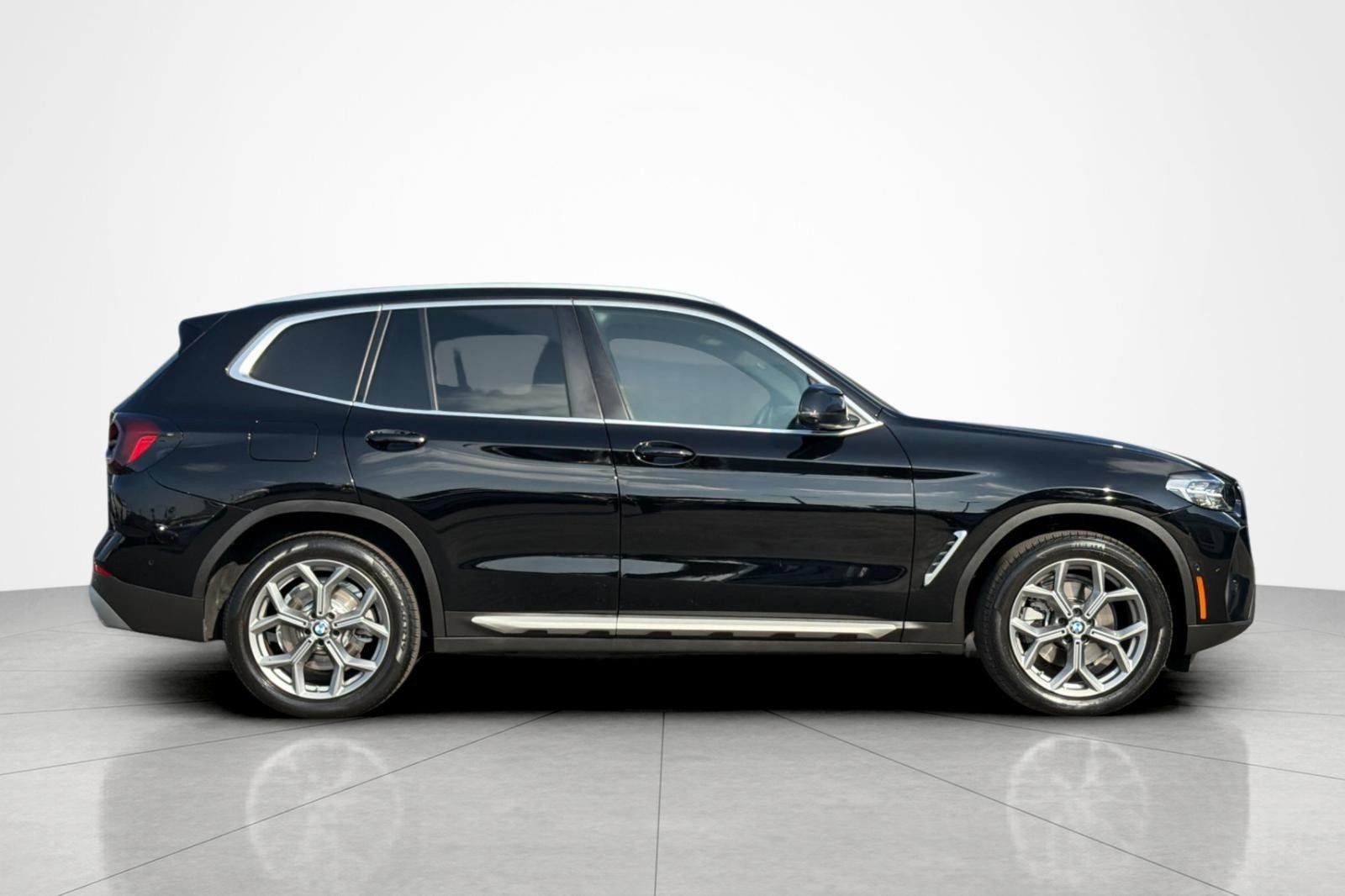 Used 2024 BMW X3 sDrive30i w/ Convenience Package RWD image 6