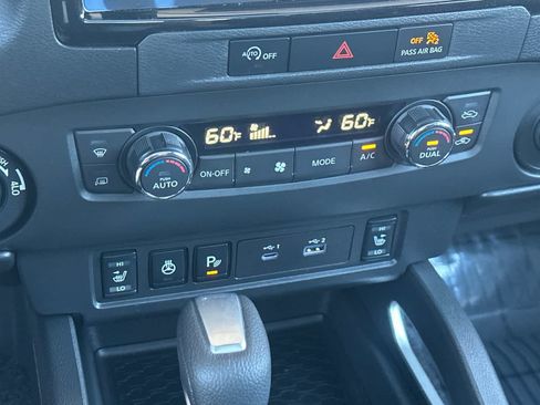 Used 2024 Nissan Frontier SL w/ Technology Package AWD/4WD image 19