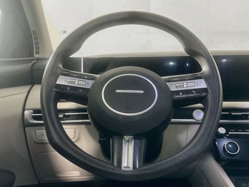 Used 2025 Hyundai Tucson SEL FWD image 18