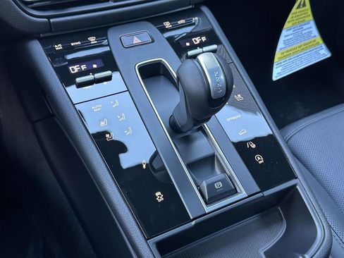 New 2026 Porsche Macan AWD/4WD image 28