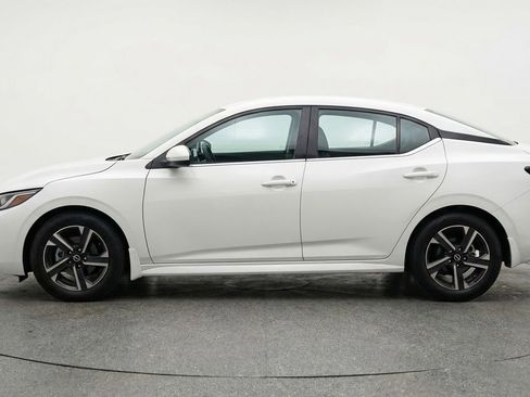 Used 2025 Nissan Sentra SV image 5