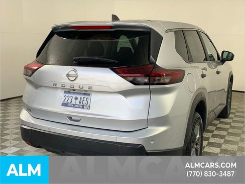 Used 2024 Nissan Rogue S image 10