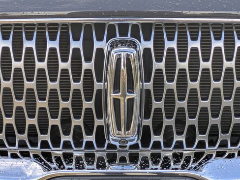 Used 2023 Lincoln Nautilus Black Label w/ Class II Trailer Tow Package image 33