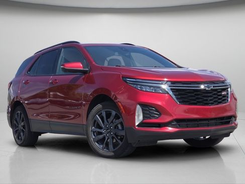 Used 2022 Chevrolet Equinox RS w/ RS Leather Package AWD/4WD image 2