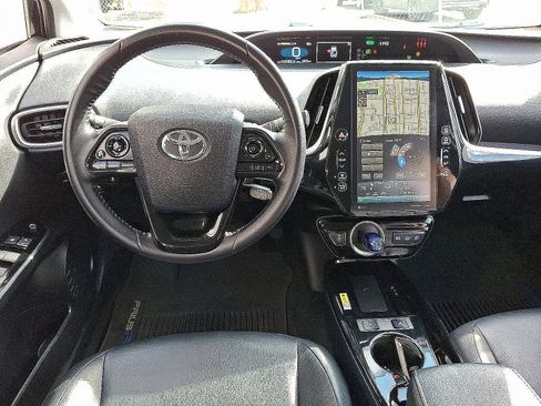 Used 2021 Toyota Prius Prime XLE image 9