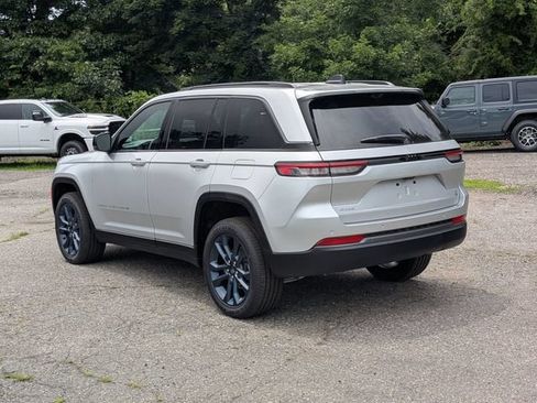 New 2026 Jeep Grand Cherokee Limited AWD/4WD image 5