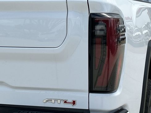 Used 2025 GMC Sierra 2500 AT4 AWD/4WD image 7