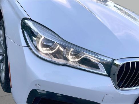 Used 2019 BMW 750i xDrive w/ M Sport Package AWD/4WD image 26