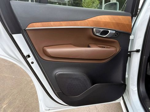 Certified 2024 Volvo XC90 T8 Plus w/ Protection Package Premier image 11