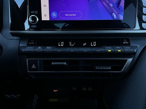 Used 2025 Toyota Camry SE image 25