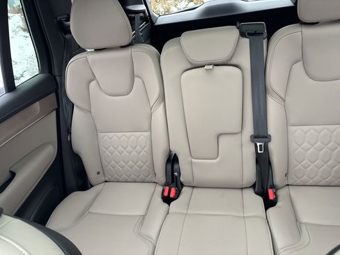 Certified 2025 Volvo XC90 B6 Plus image 34