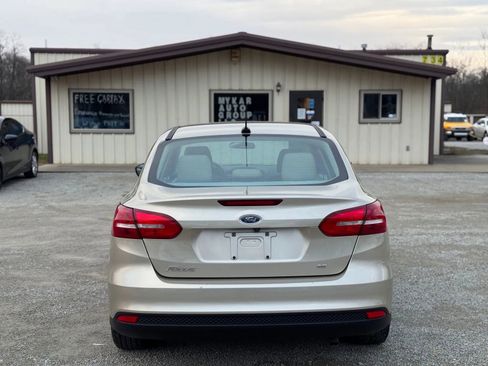 Used 2018 Ford Focus SE FWD image 8