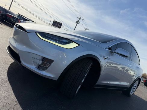 Used 2018 Tesla Model X 75D image 64